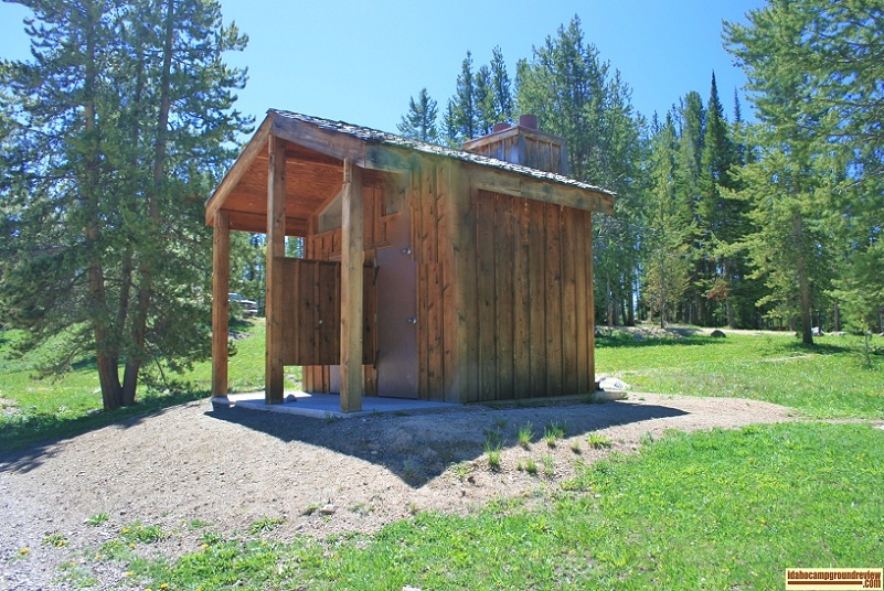 thisis the outhouse by Bayhorse Lake, there is another up at the campground.