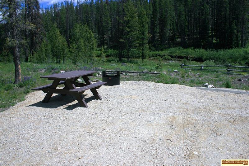 Typical Tent / RV camping site in Beaver Creek Campground