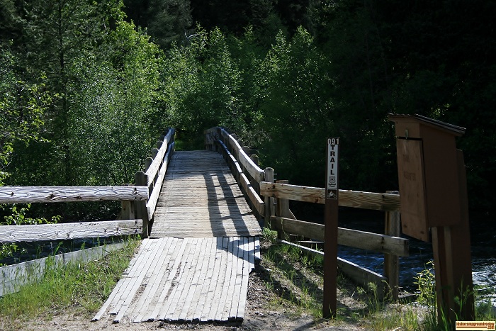 This picture is of the bridge that trail 91 uses to cross Big Smokey Creek.