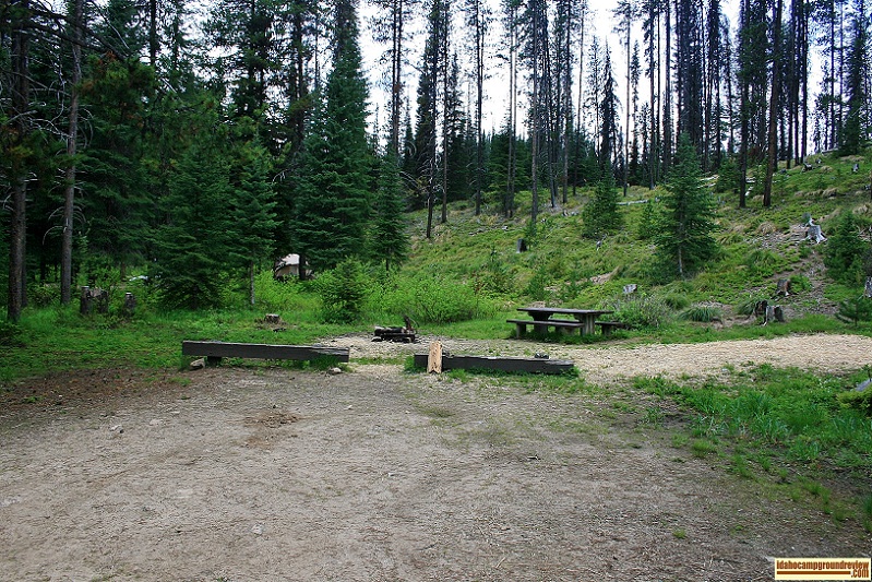 This is a picture of a typical tent / RV camping site in Bridge Creek Campground.