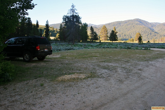 This picture is of the extra parking at Canyon Creek Transfer Camp on Big Smokey Creek.