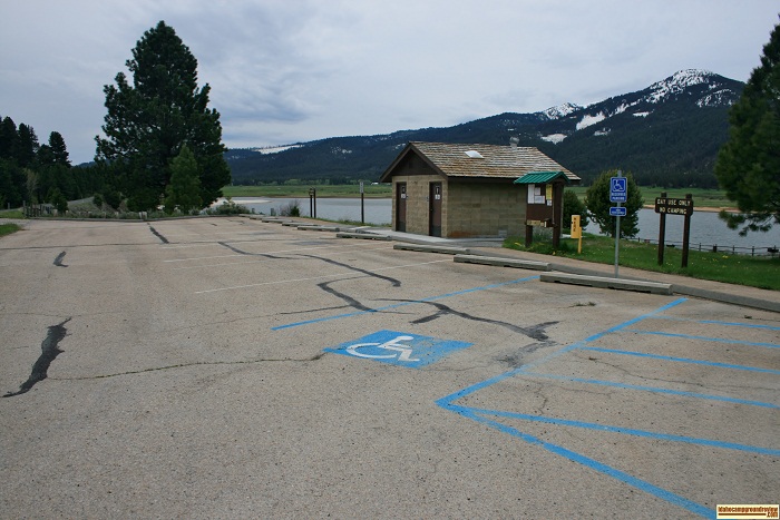 Carbonton is a day use picnic area that is geared toward the individual party 
rather then the group site at Snowbank.