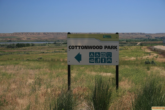 Look for this sign along the highway for the road to Cottonwood Park on CJ Strike Reservoir.
