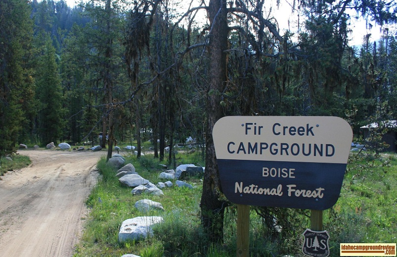 View at the entrance to Fir Creek Campground on the Salmon River