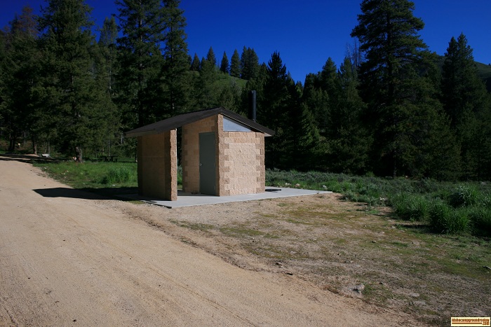 the outhouse at Five Points Campground appeared to be new.