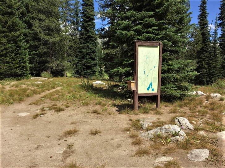 A picture of the trailhead at Hard Creek Campground.