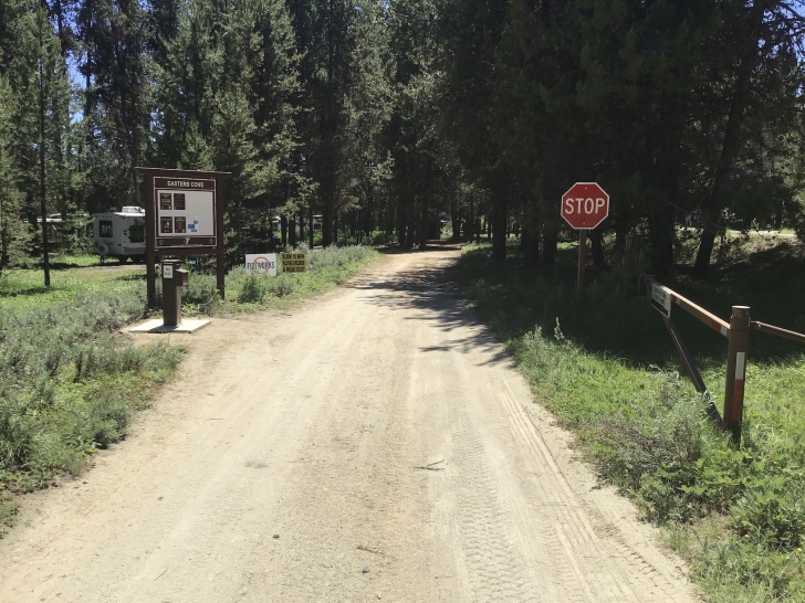 Camping in Horsethief Reservoir Campground