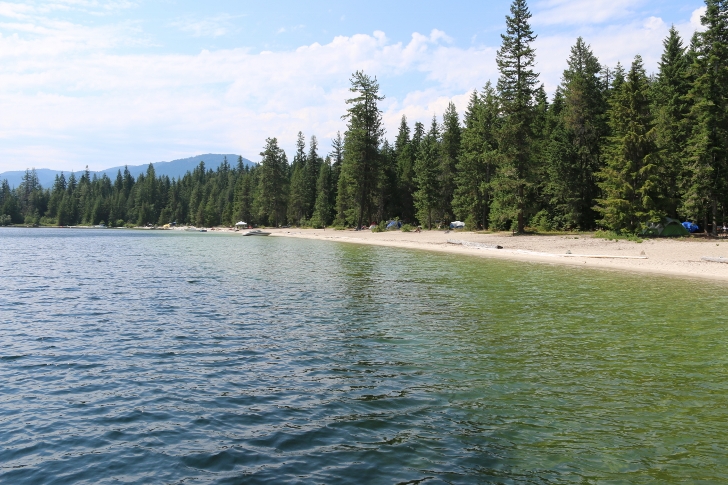 Notice the beached boat, that will appeal to some of you.