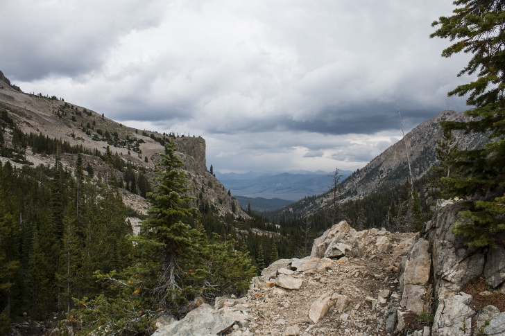 Hiking to Alice Lake in the Sawtooth Mountains of Idaho.