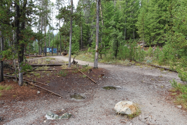 Hiking to Alice Lake in the Sawtooth Mountains of Idaho.