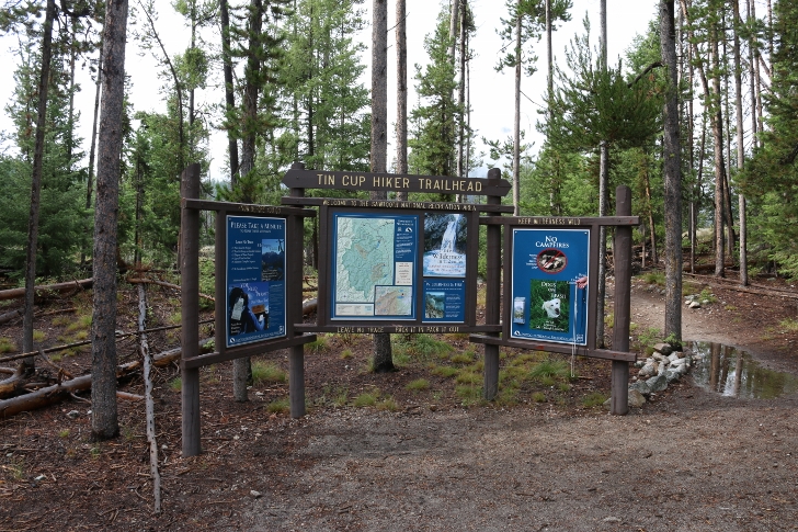 Hiking to Alice Lake in the Sawtooth Mountains of Idaho.