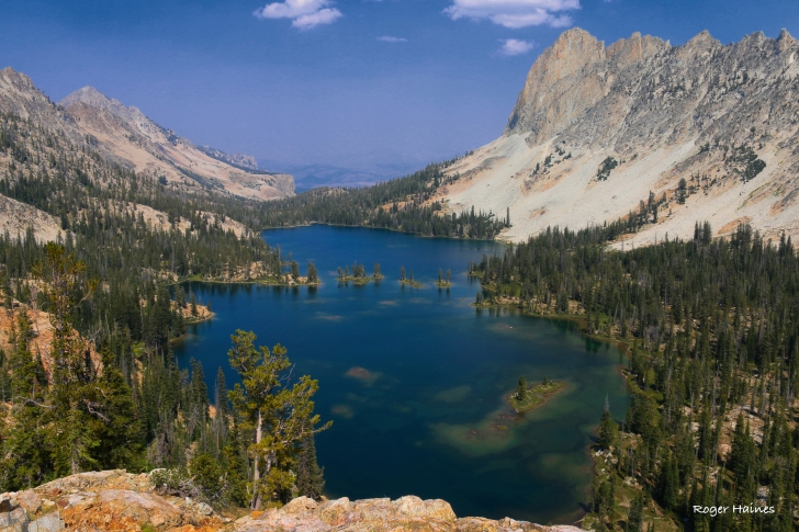 Hiking to Alice Lake in the Sawtooth Mountains of Idaho.